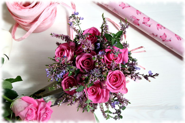 Las Flores - Flower&Gift Shop Gallery - please give us a feedback if image didn't show up...